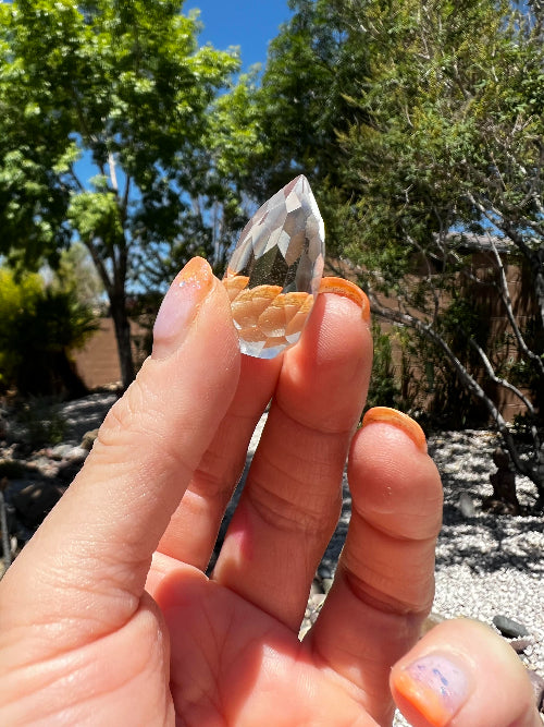 Faceted Quartz Mini Flame: A Glimmering Beacon of Clarity and Light