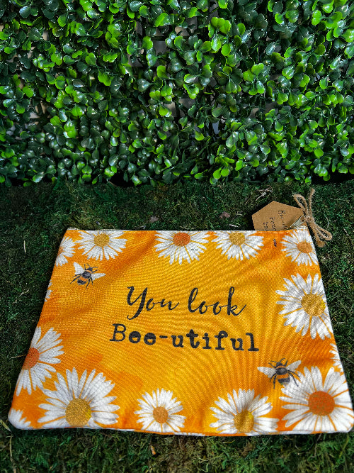 You Look Beautiful - Makeup Bag: A Mirror of Confidence
