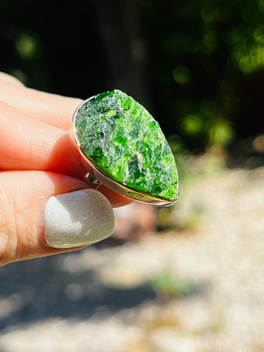 Chrome Diopside Ring